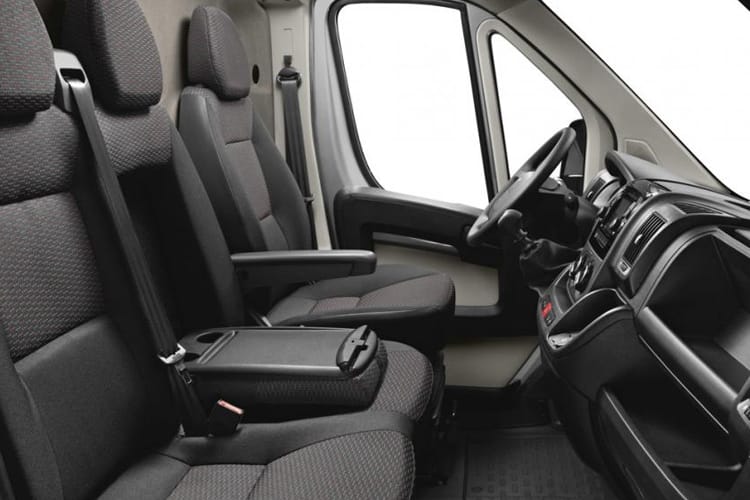 Peugeot Boxer 335 L3 Luton 2.2 BlueHDi 140, Interior thumbnail